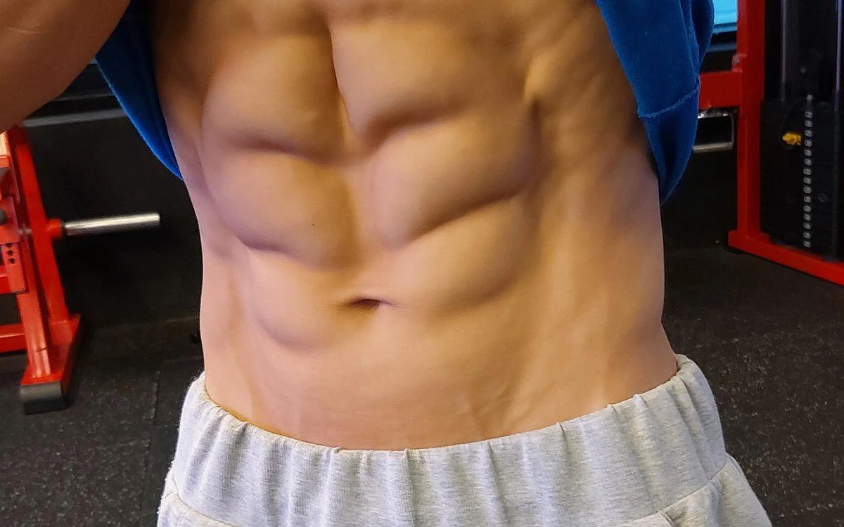 Defined-Abs Person Defined Abs